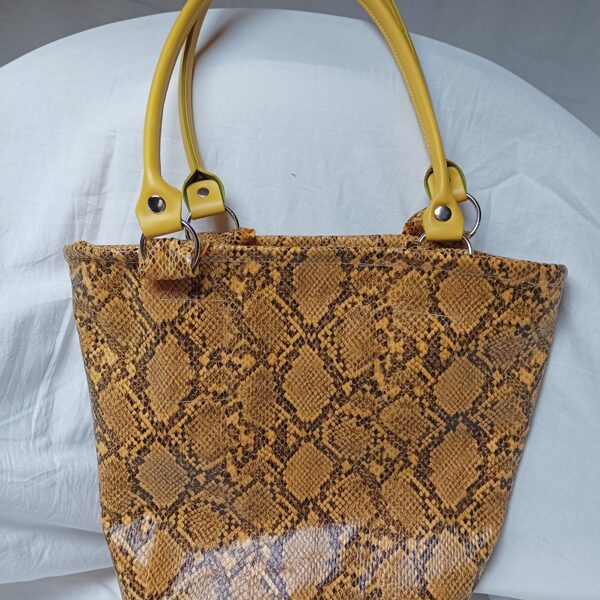 Artificial reptile peknybag € 36,00