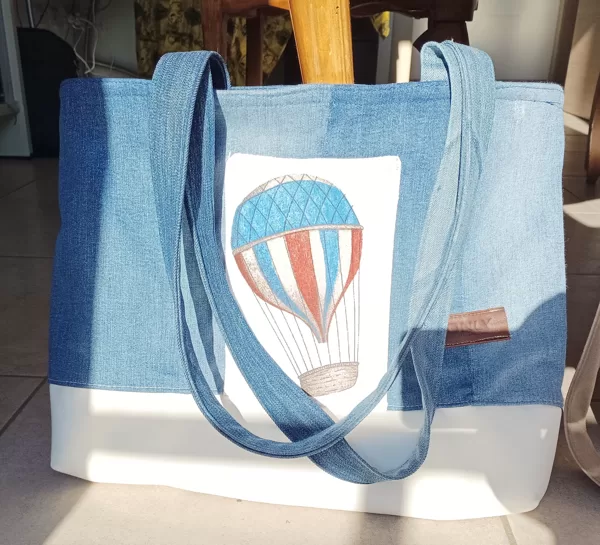   sturdy jeans-peknybag with hot air balloon motif pocket € 32,00